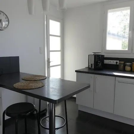 Bright Modern, Near Center And 10 Min From Beaches Apartment Brest